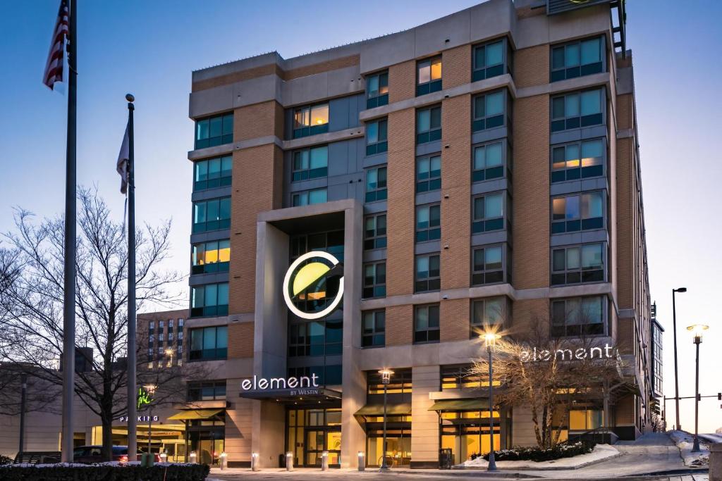 Element Omaha Midtown Crossing