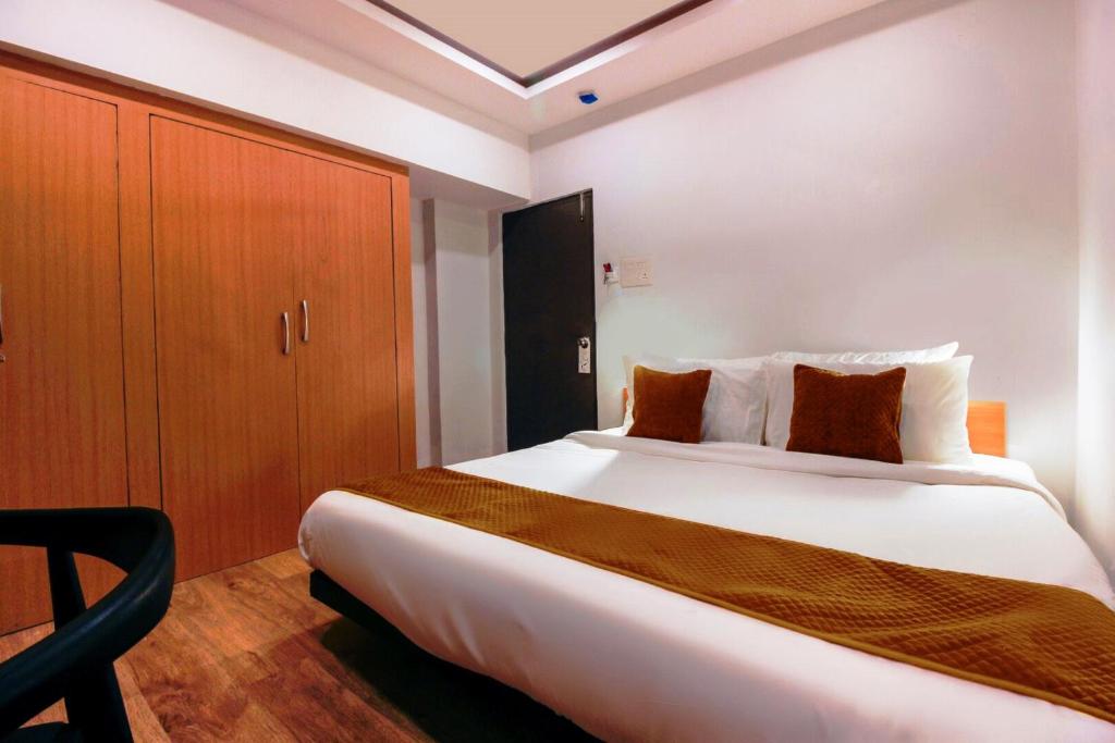 FabHotel Mallikarjun Residency