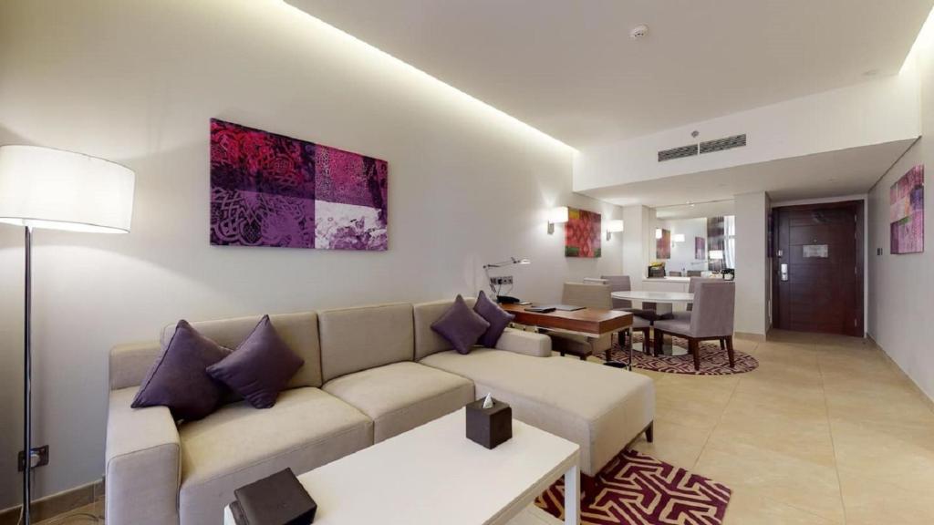 Mercure Dubai Barsha Heights Hotel Suites