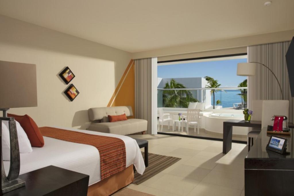 Sunscape Akumal Beach Resort & Spa