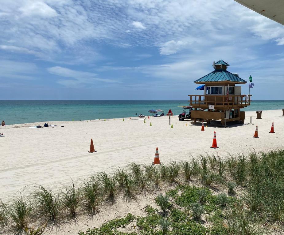 Beachfront condo in Miami!