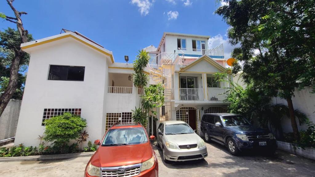 One Bedroom Suite in Peguy-Ville